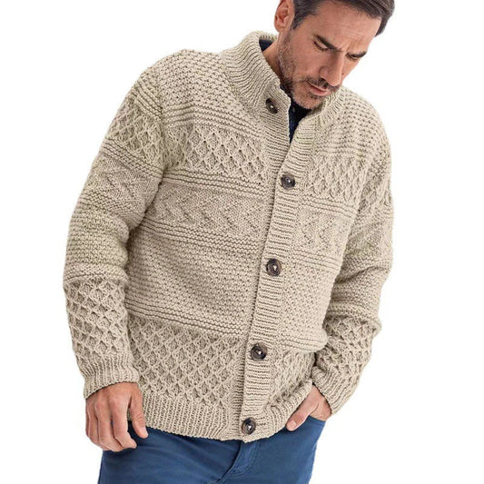 Strickjacke aus Grobstrickpullover - Hank